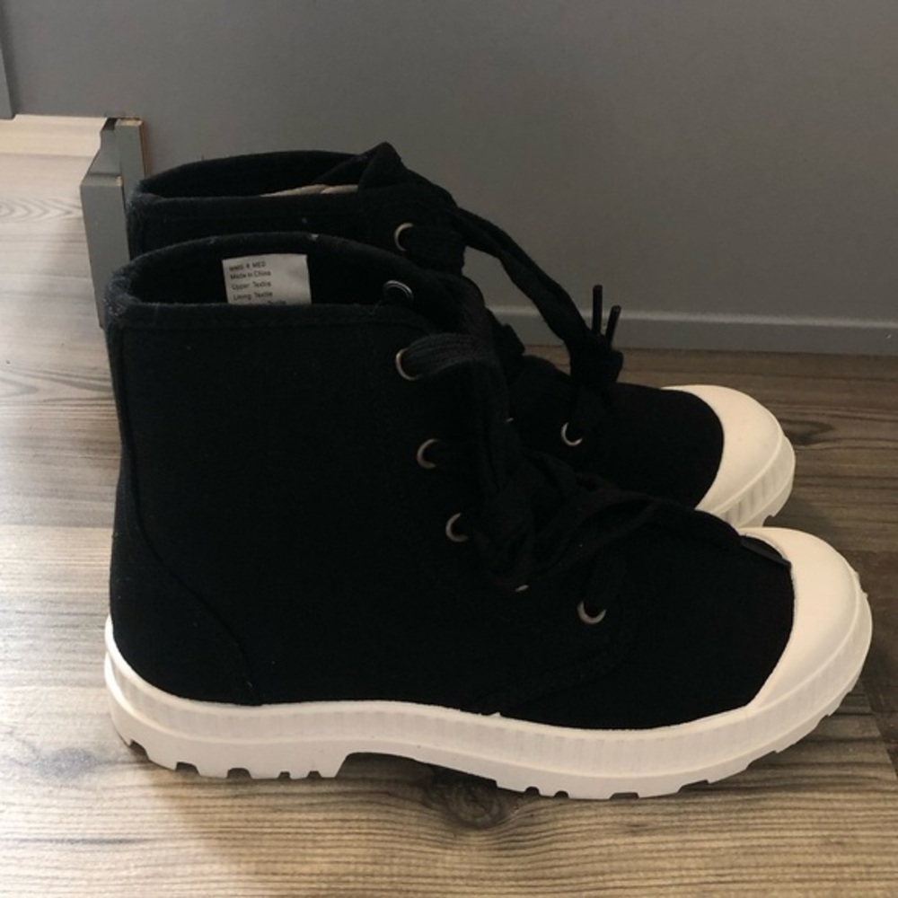 Kohl’s So Black High Top Combat Boots 8
